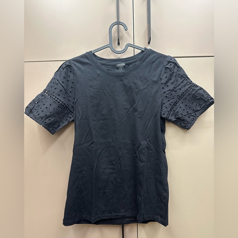 Cute Ann Taylor top